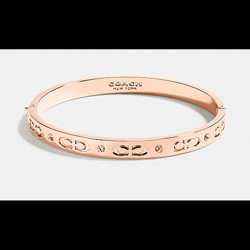 💥COACH KISSING “C” HINGED BANGLE BRACELET - ROSE GOLD💥
